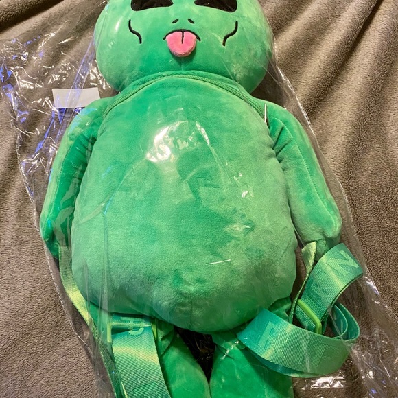 Rip N Dip Alien Plush Backpack - Picture 3 of 5